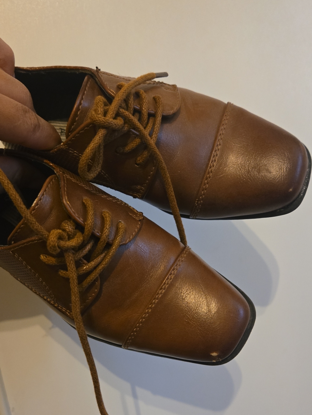 Brown Leather Lace-Up Dress Shoes